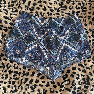 American eagle flowy shorts